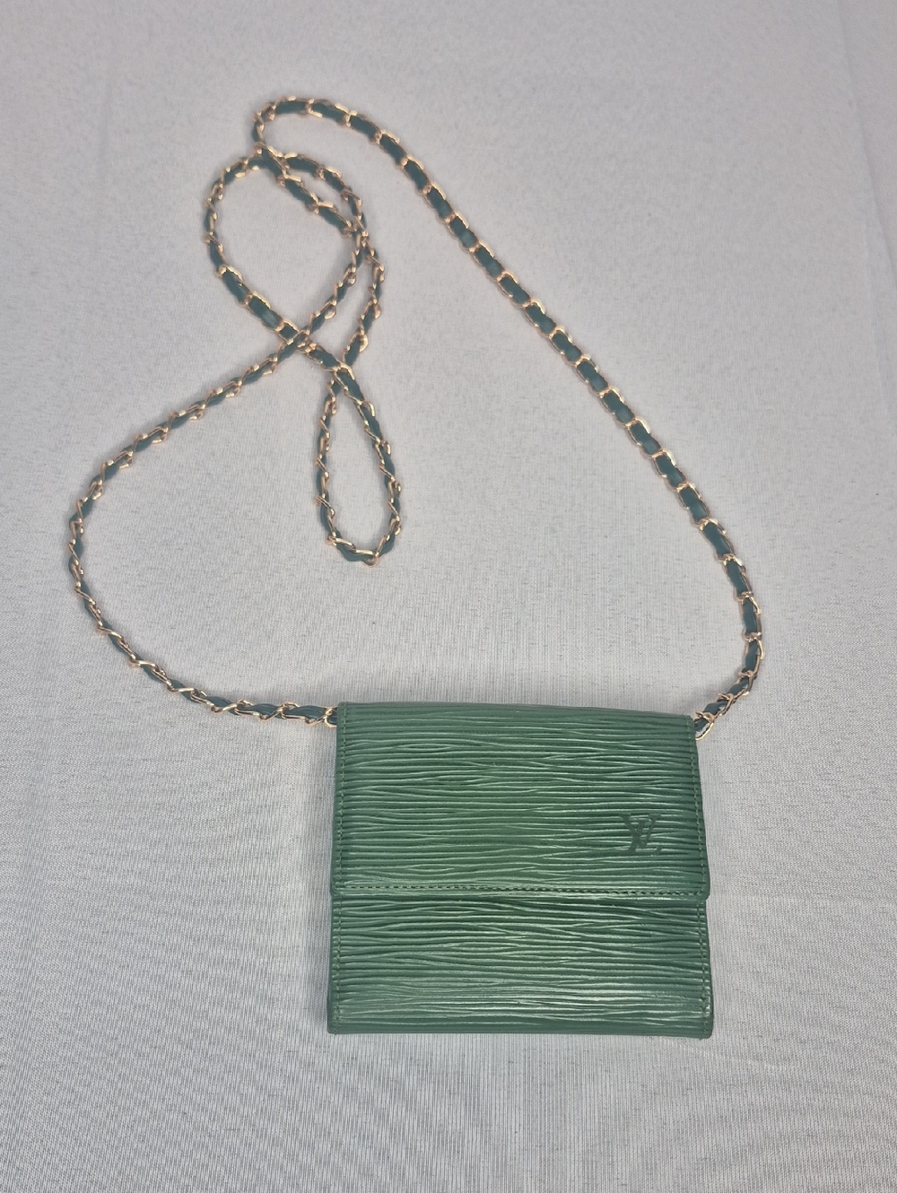 Louis Vuitton EPI Green Trifold Wallet - Picture 3 of 17